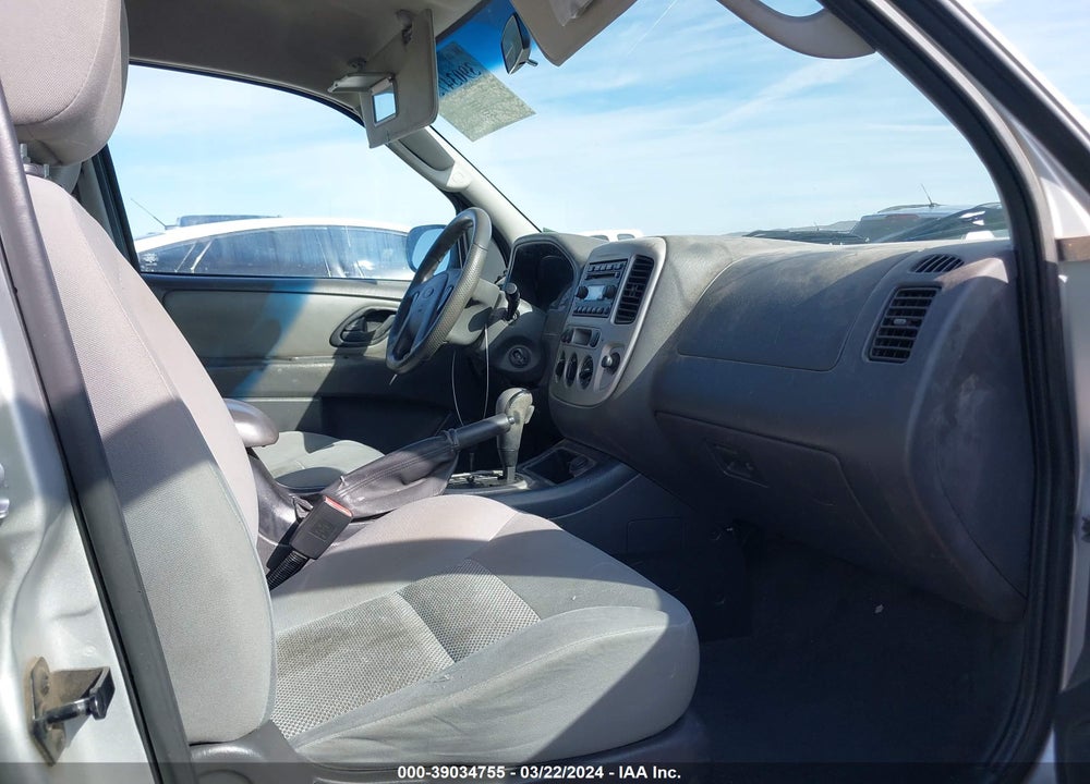 2005 FORD ESCAPE XLT VIN: 1FMYU93115KC27835