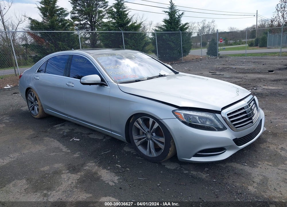 2016 MERCEDES-BENZ S 550 4MATIC VIN: WDDUG8FB8GA211770