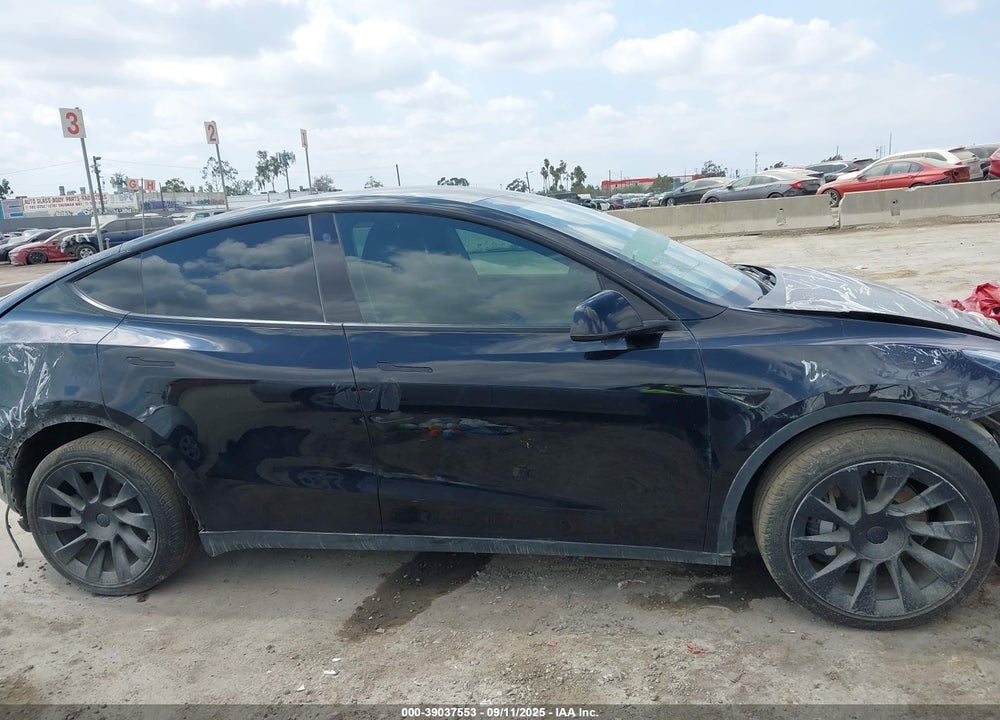 2021 TESLA MODEL Y VIN: 5YJYGDEE8MF092444