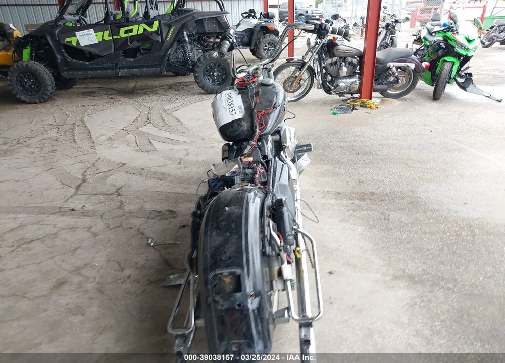 2013 HARLEY-DAVIDSON FLHRC ROAD KING CLASSIC VIN: 1HD1FRM18DB602499