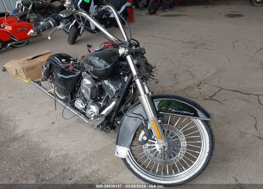 2013 HARLEY-DAVIDSON FLHRC ROAD KING CLASSIC VIN: 1HD1FRM18DB602499