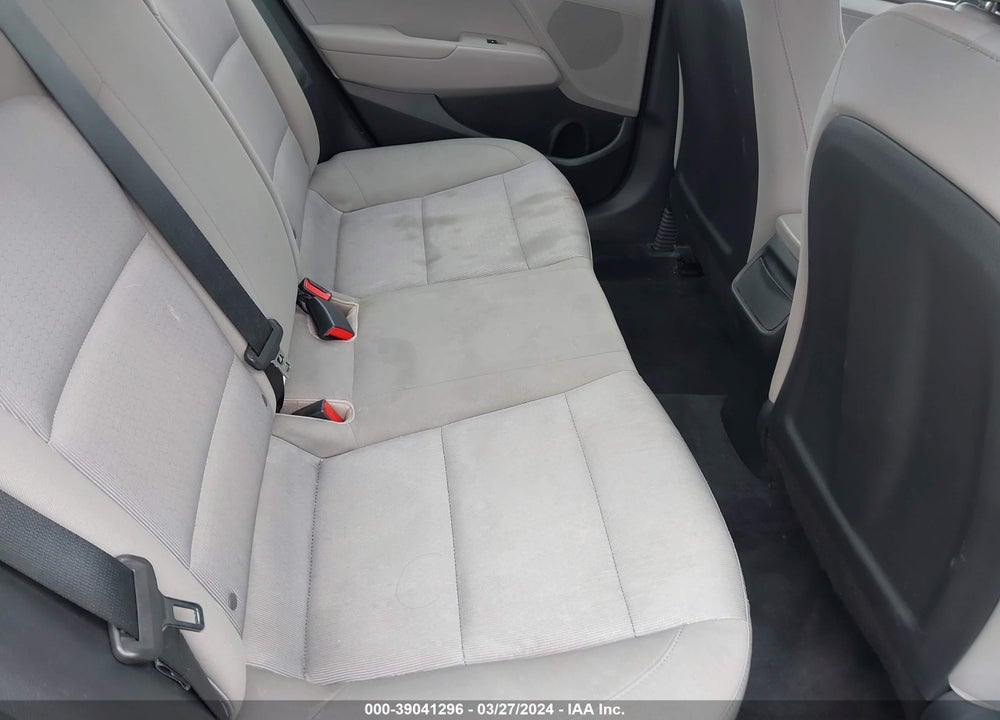 2017 HYUNDAI ELANTRA SE VIN: 5NPD74LF1HH102121