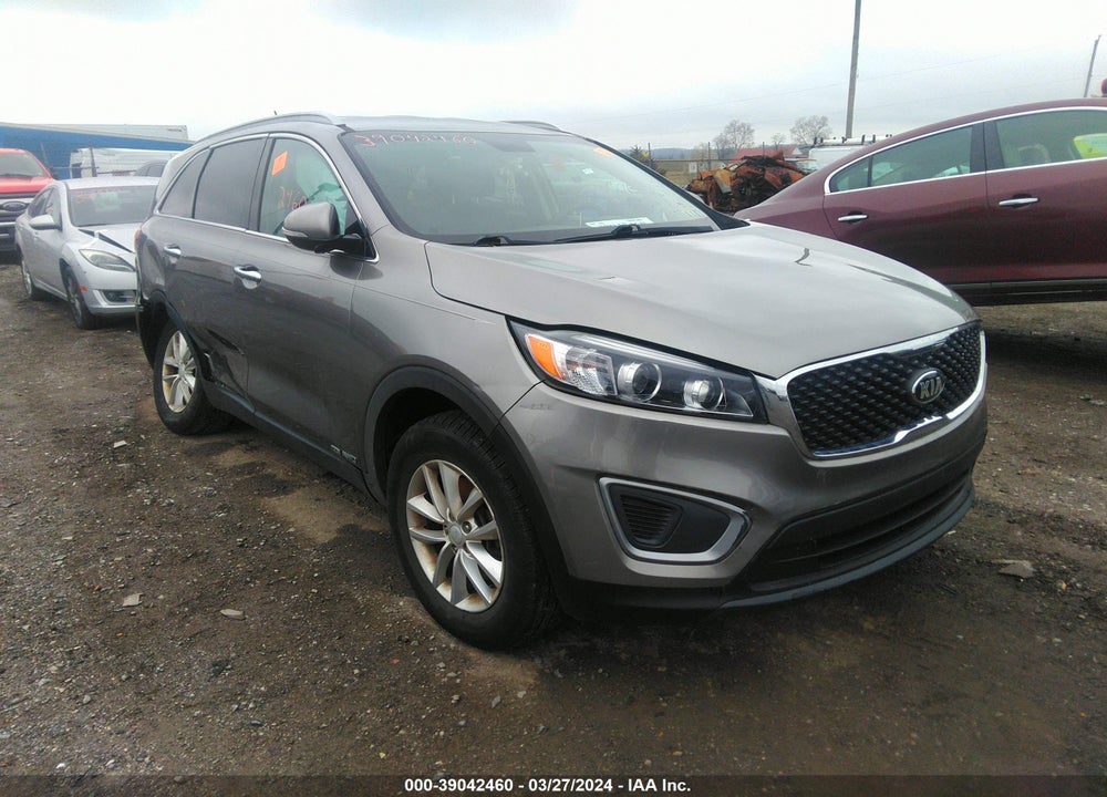 2017 KIA SORENTO 3.3L LX VIN: 5XYPGDA50HG275983