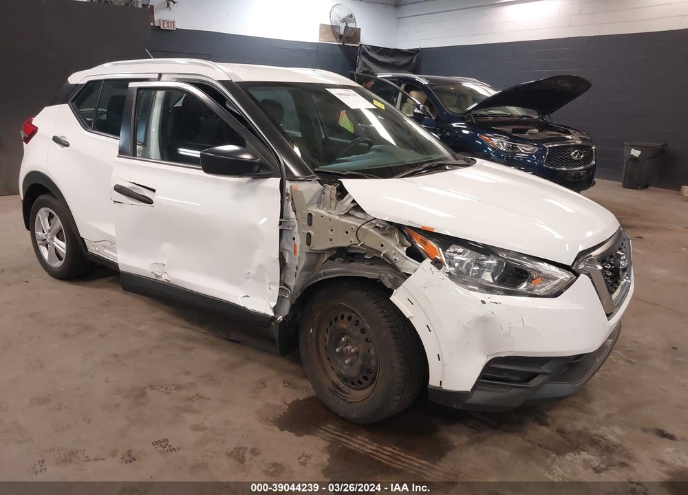 2018 NISSAN KICKS S VIN: 3N1CP5CU2JL538260