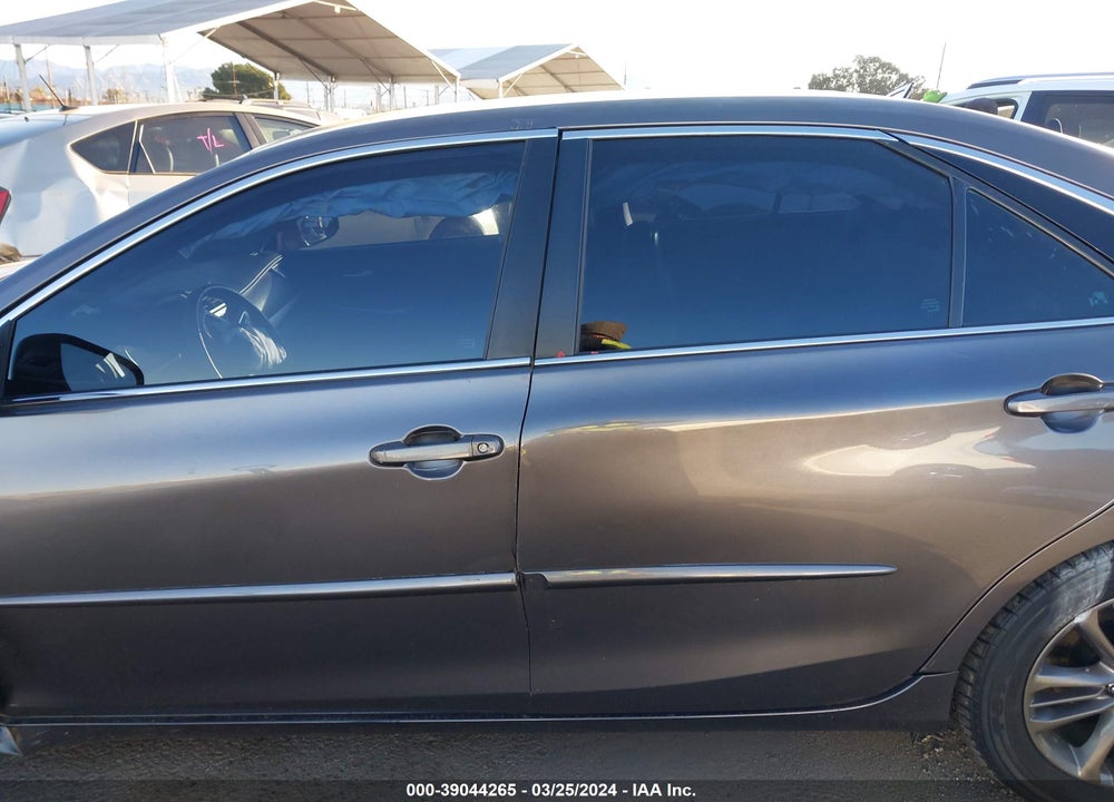 2017 TOYOTA CAMRY SE VIN: 4T1BF1FK5HU750614