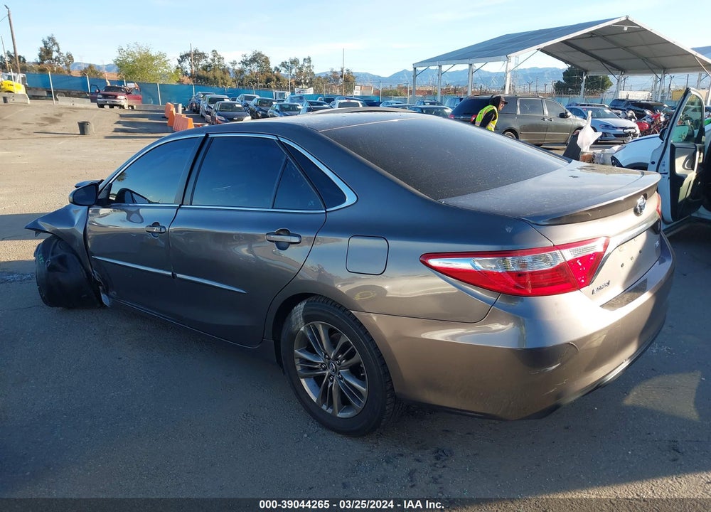 2017 TOYOTA CAMRY SE VIN: 4T1BF1FK5HU750614
