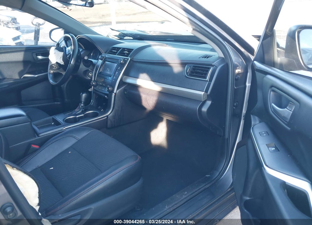 2017 TOYOTA CAMRY SE VIN: 4T1BF1FK5HU750614