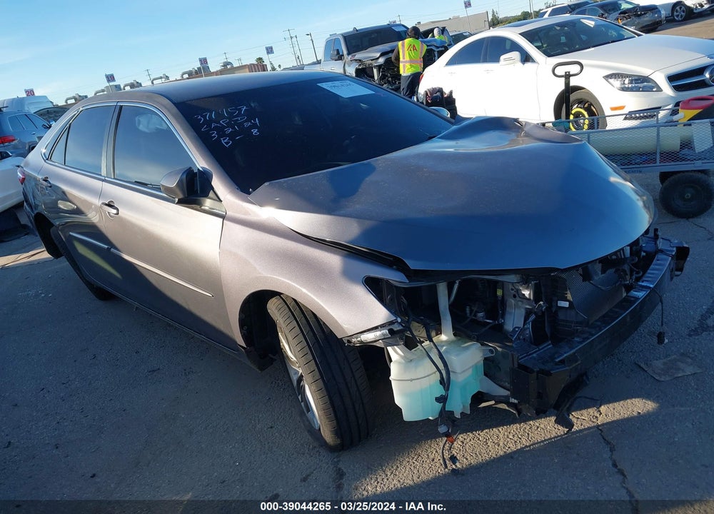 2017 TOYOTA CAMRY SE VIN: 4T1BF1FK5HU750614