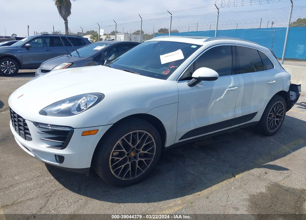 2017 PORSCHE MACAN S VIN: WP1AB2A56HLB10998