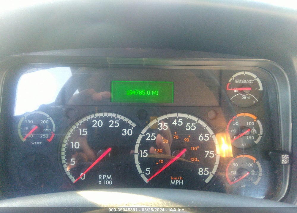 2018 FREIGHTLINER M2 106 VIN: 1FUBCXFE7JHJG9158