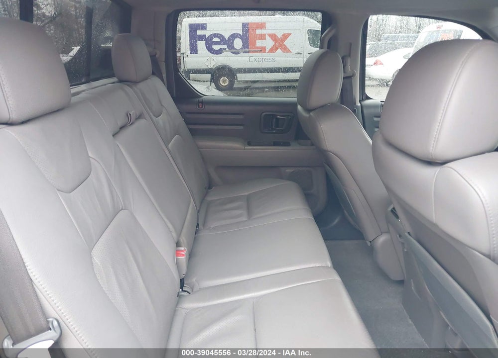 2011 HONDA RIDGELINE RTL VIN: 5FPYK1F53BB004027
