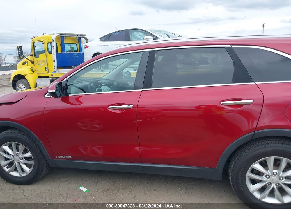 2016 KIA SORENTO 3.3L LX VIN: 5XYPGDA51GG110684