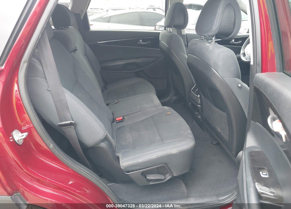2016 KIA SORENTO 3.3L LX VIN: 5XYPGDA51GG110684