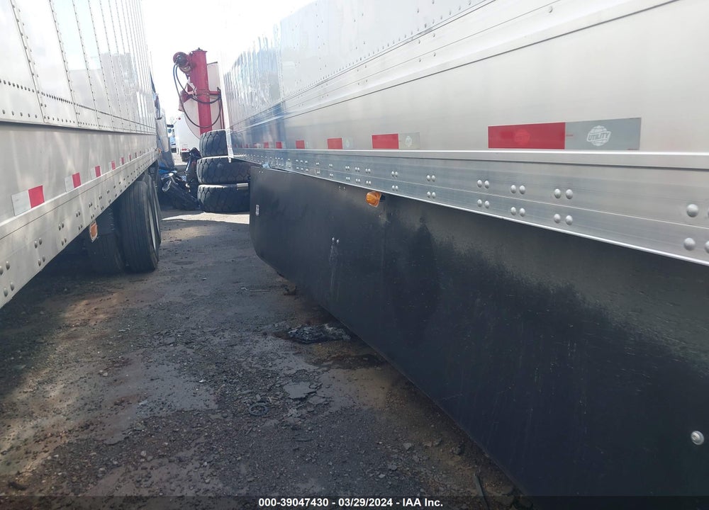 2024 UTILITY TRAILER MFG 4000D SEMI TRAILER VIN: 1UYVS2537R3180315