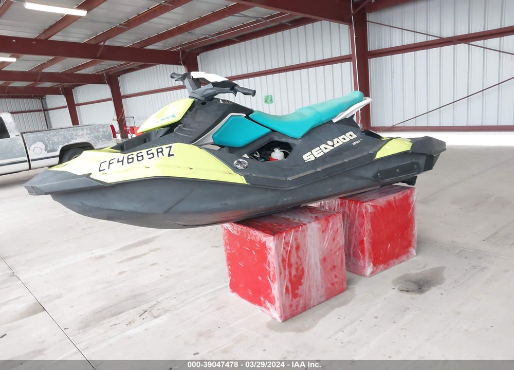 2018 SEADOO SPARK VIN: YDV78814C818