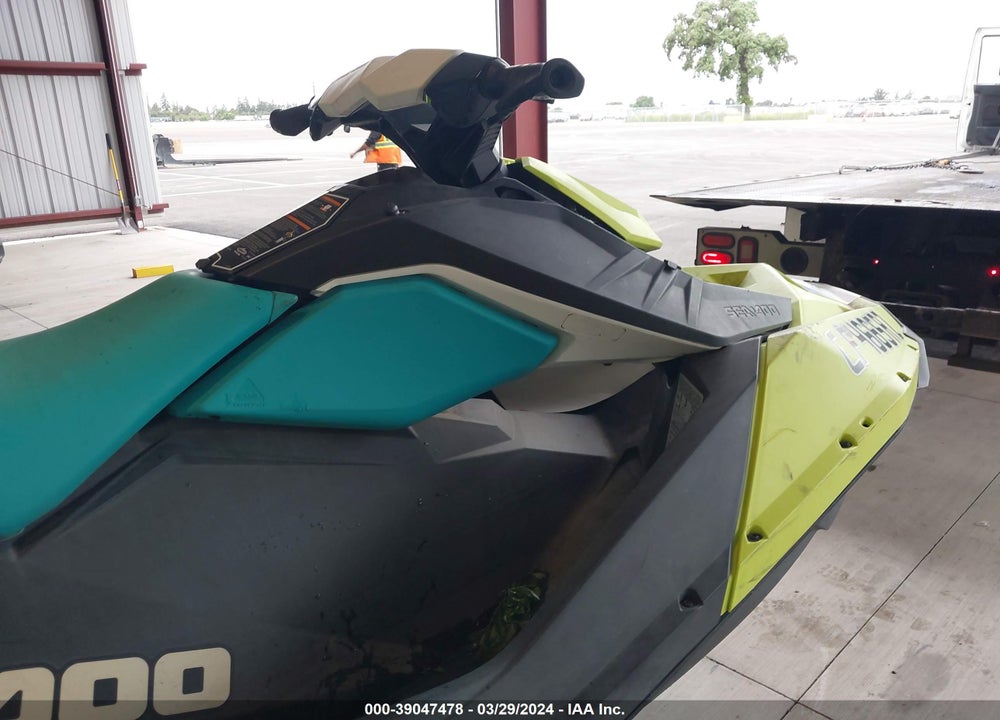 2018 SEADOO SPARK VIN: YDV78814C818