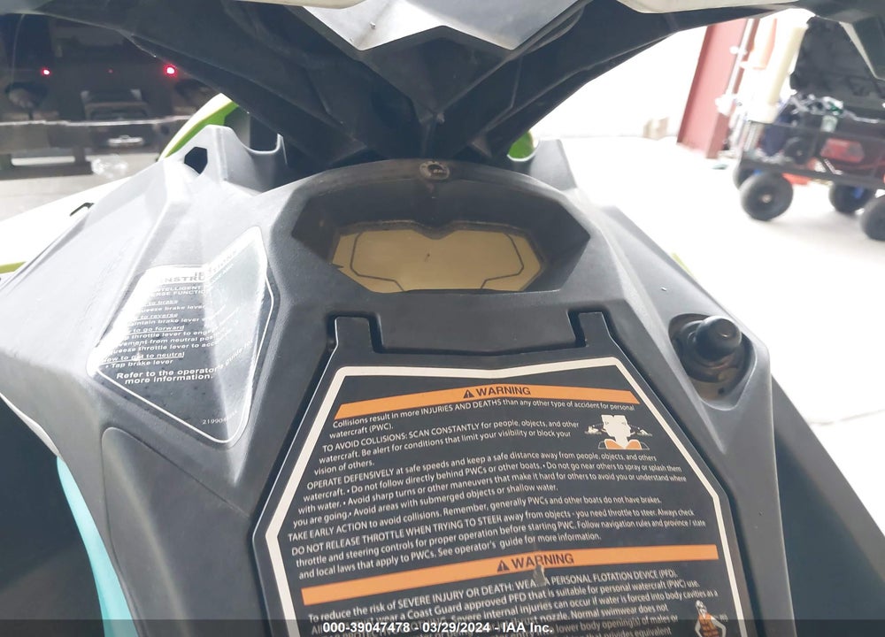 2018 SEADOO SPARK VIN: YDV78814C818