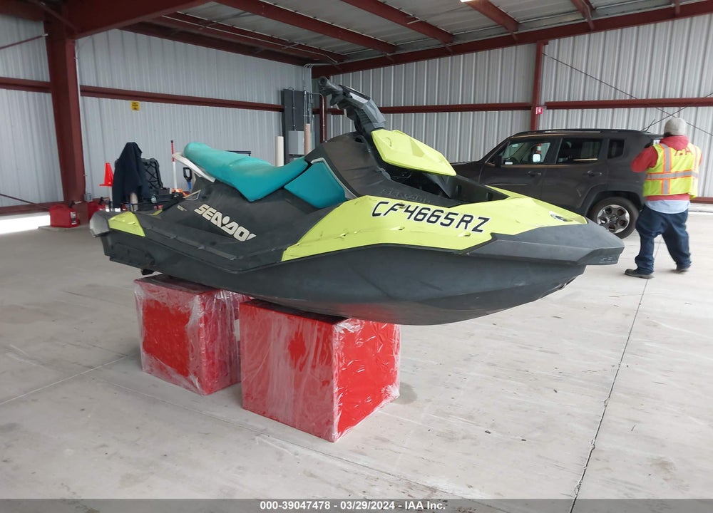 2018 SEADOO SPARK VIN: YDV78814C818
