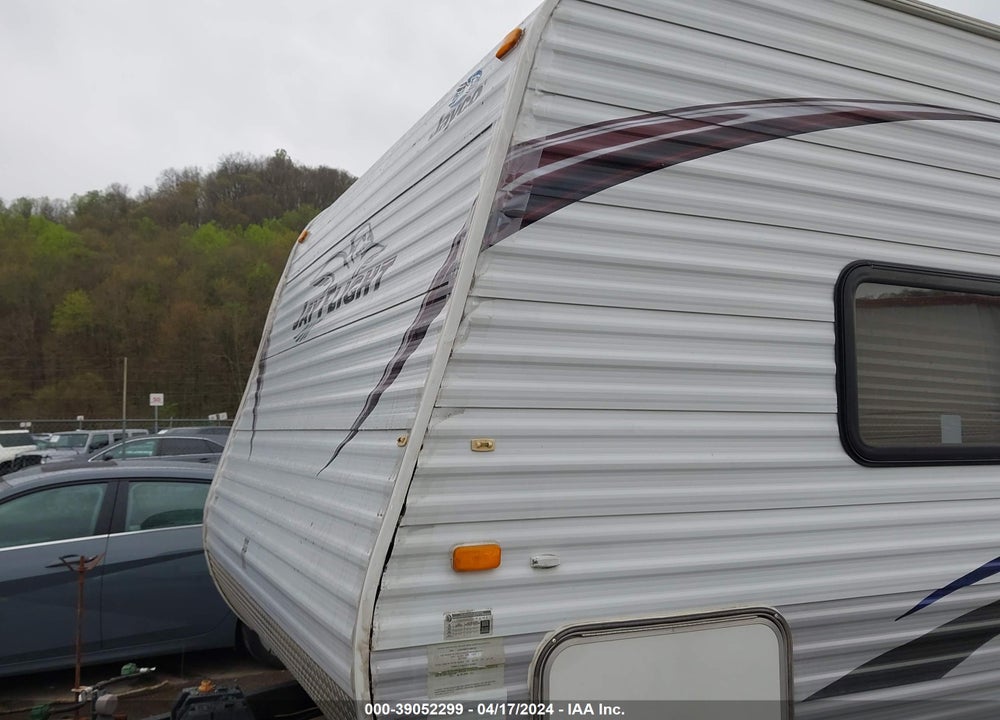 2012 JAYCO JAY FLIGHT VIN: 1UJBJ0BN7C18B0136