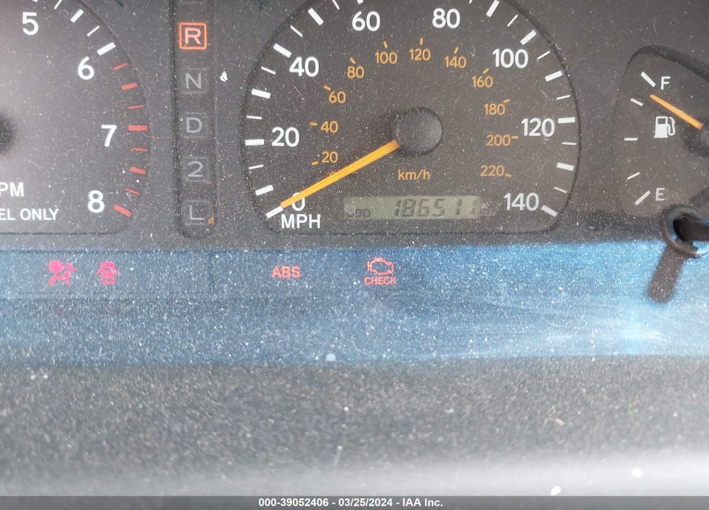 1999 TOYOTA AVALON XL VIN: 4T1BF18B8XU338358