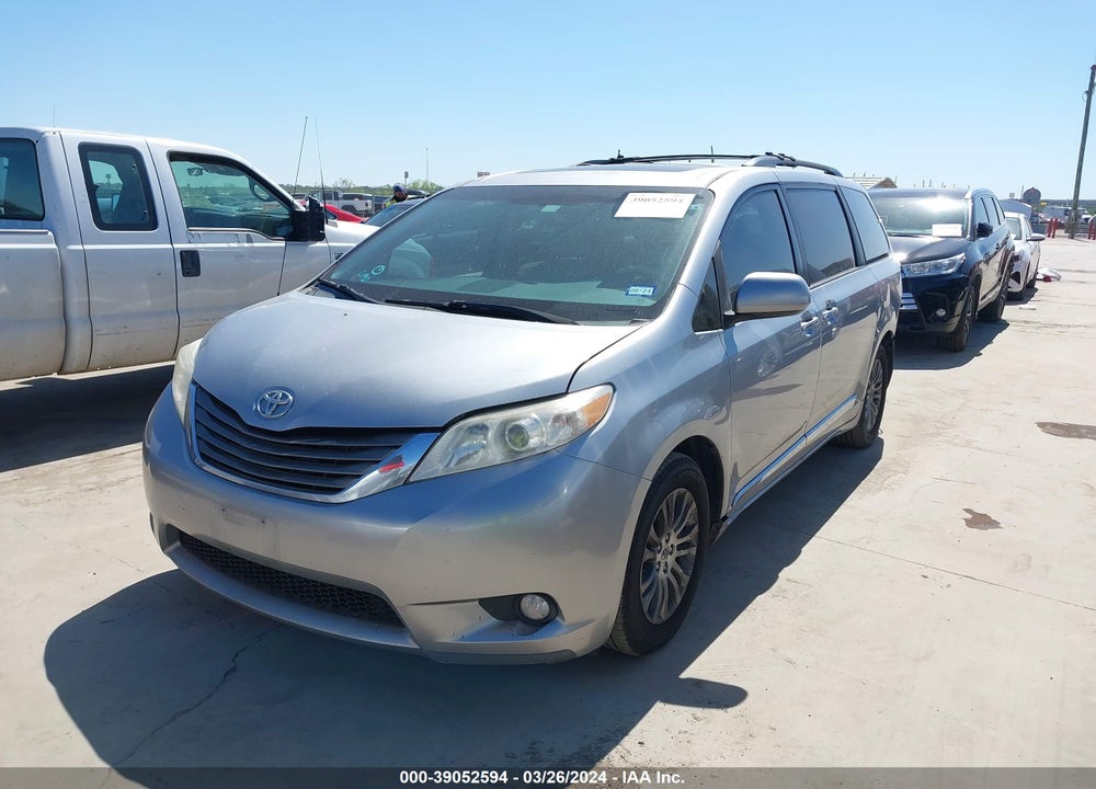 2014 TOYOTA SIENNA XLE V6 8 PASSENGER VIN: 5TDYK3DC8ES412934