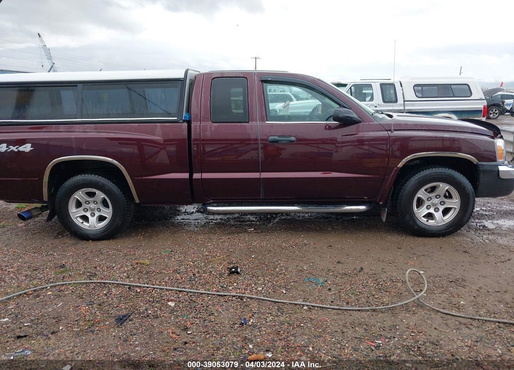 2005 DODGE DAKOTA SLT VIN: 1D7HW42K85S252359