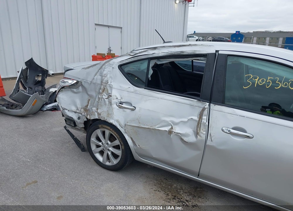 2016 NISSAN VERSA 1.6 SL VIN: 3N1CN7AP8GL822452
