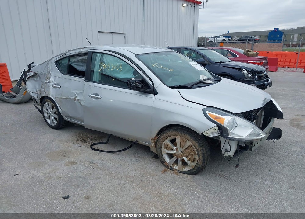 2016 NISSAN VERSA 1.6 SL VIN: 3N1CN7AP8GL822452