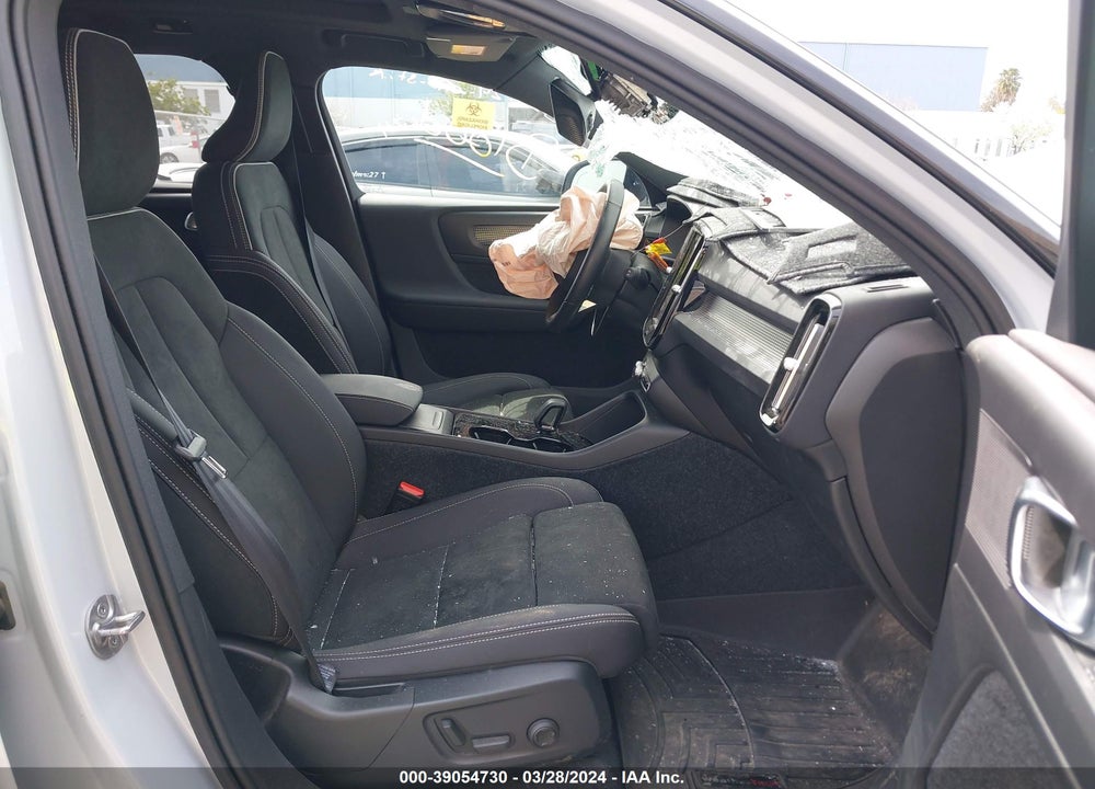 2022 VOLVO XC40 RECHARGE PURE ELECTRIC P8 TWIN PLUS VIN: YV4ED3UR9N2780237