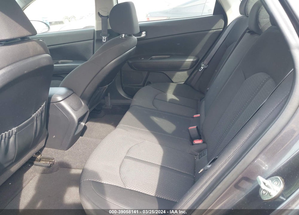 2018 KIA OPTIMA LX VIN: KNAGT4L30J5212238