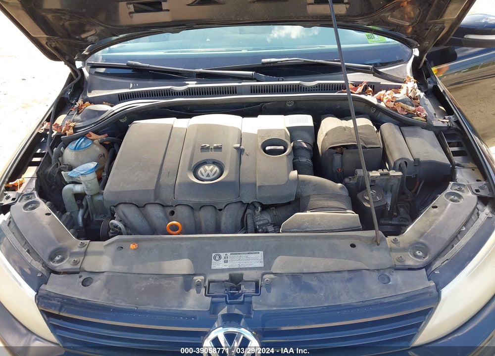 2011 VOLKSWAGEN JETTA 2.5L SE VIN: 3VWDZ7AJ5BM026145