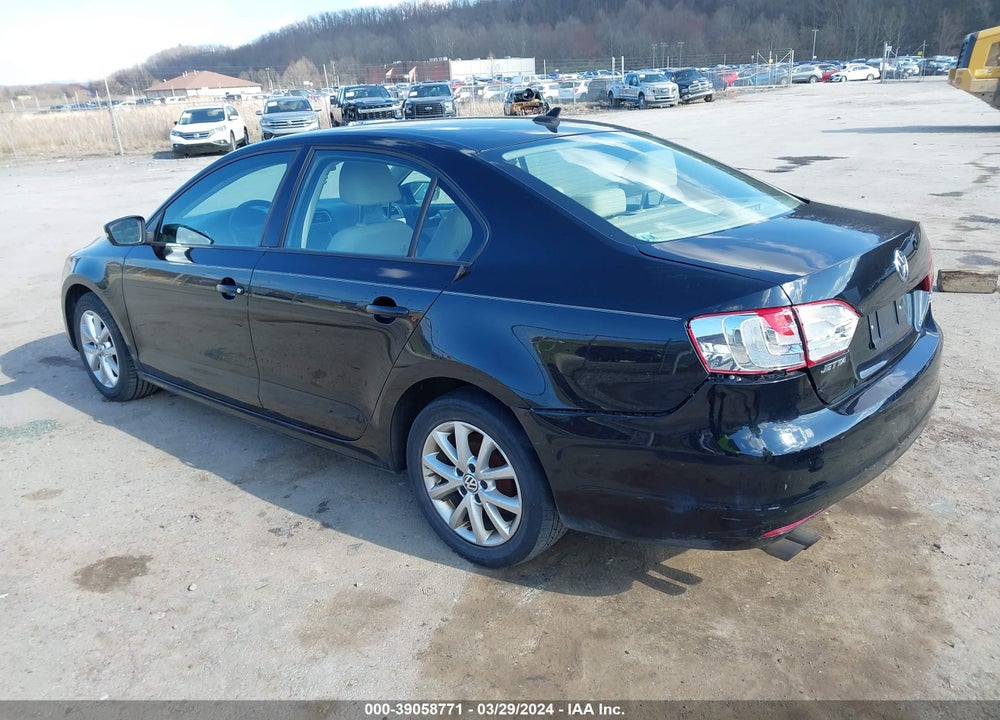 2011 VOLKSWAGEN JETTA 2.5L SE VIN: 3VWDZ7AJ5BM026145