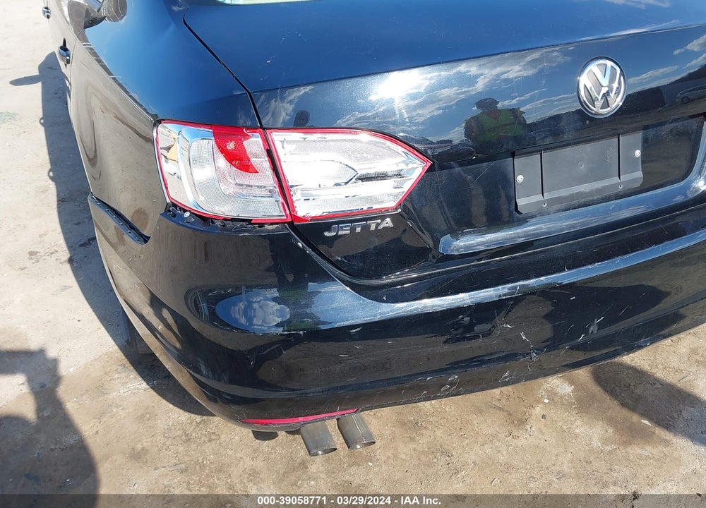 2011 VOLKSWAGEN JETTA 2.5L SE VIN: 3VWDZ7AJ5BM026145