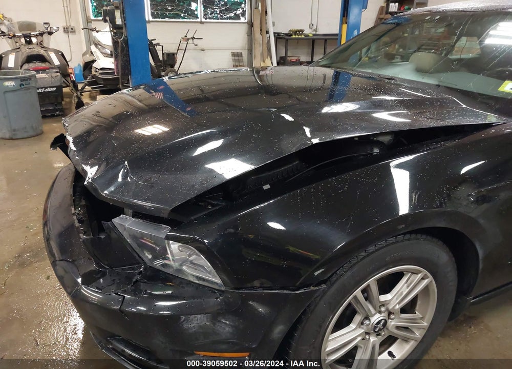 2014 FORD MUSTANG VIN: 1ZVBP8EMXE5208215