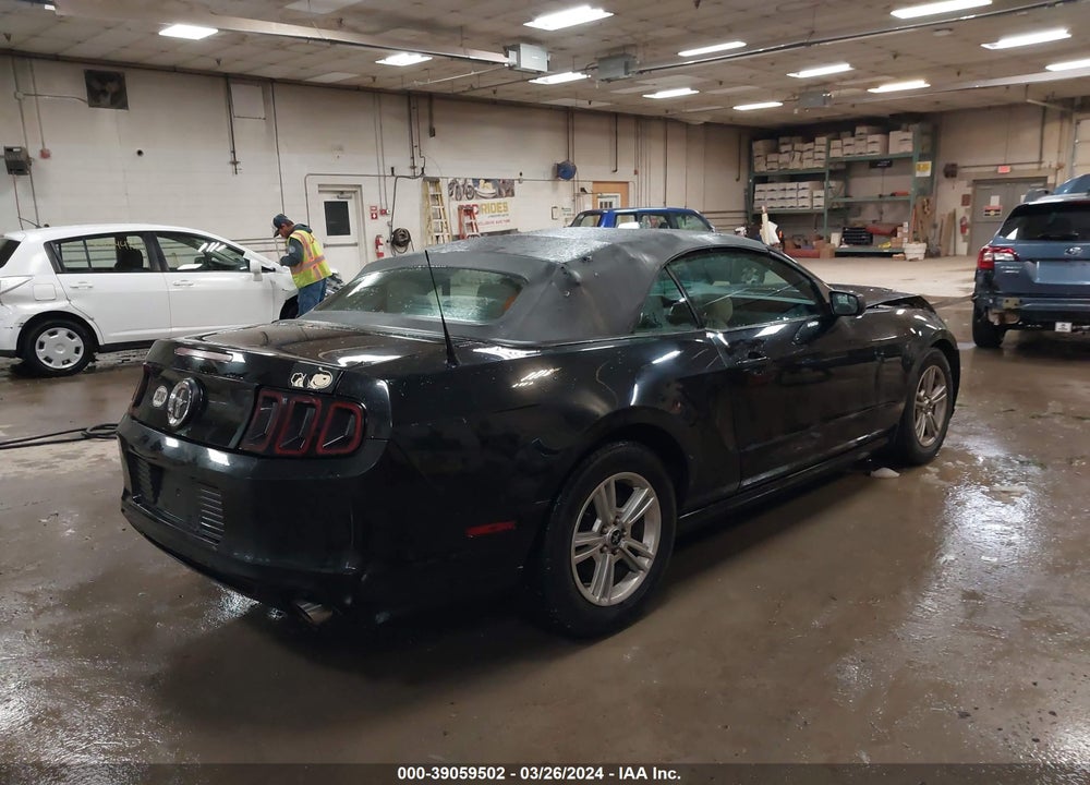 2014 FORD MUSTANG VIN: 1ZVBP8EMXE5208215