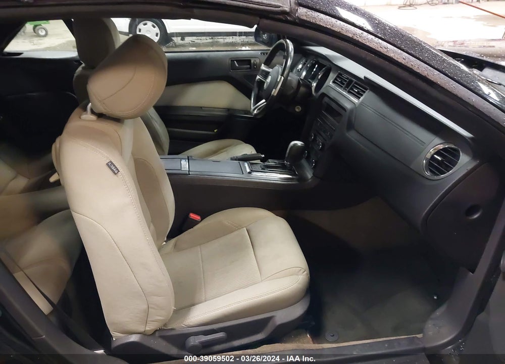 2014 FORD MUSTANG VIN: 1ZVBP8EMXE5208215