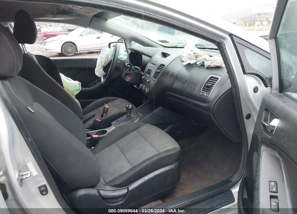2015 KIA FORTE LX VIN: KNAFX4A68F5415320