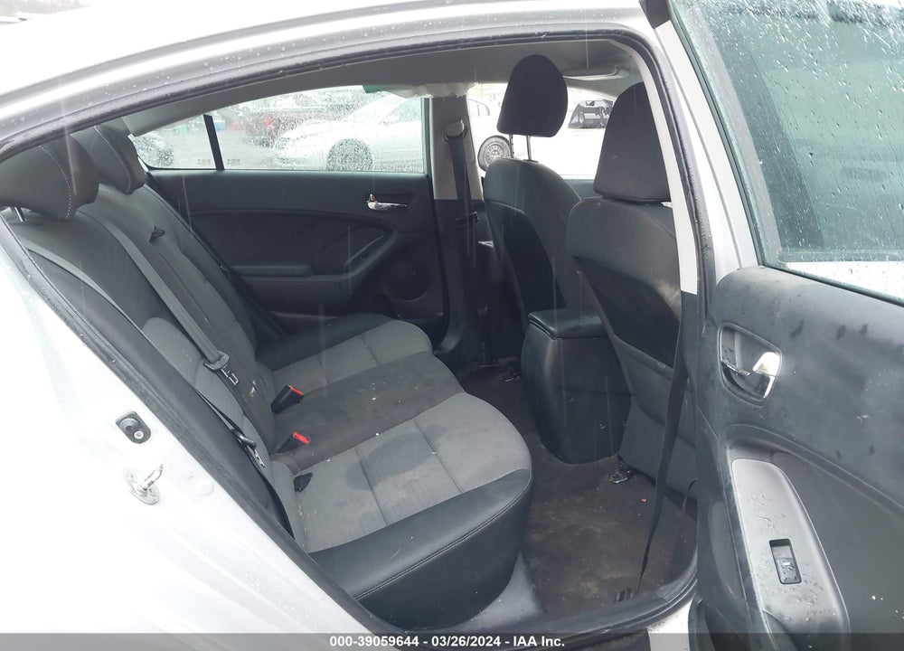 2015 KIA FORTE LX VIN: KNAFX4A68F5415320