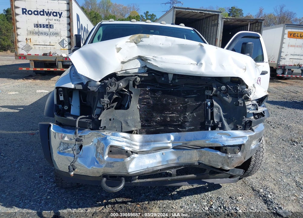 2017 RAM 5500 CHASSIS TRADESMAN/SLT VIN: 3C7WRNDL2HG625575