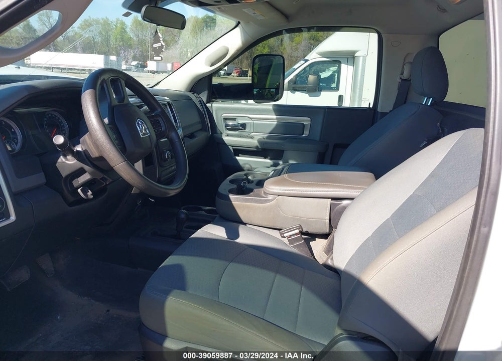 2017 RAM 5500 CHASSIS TRADESMAN/SLT VIN: 3C7WRNDL2HG625575
