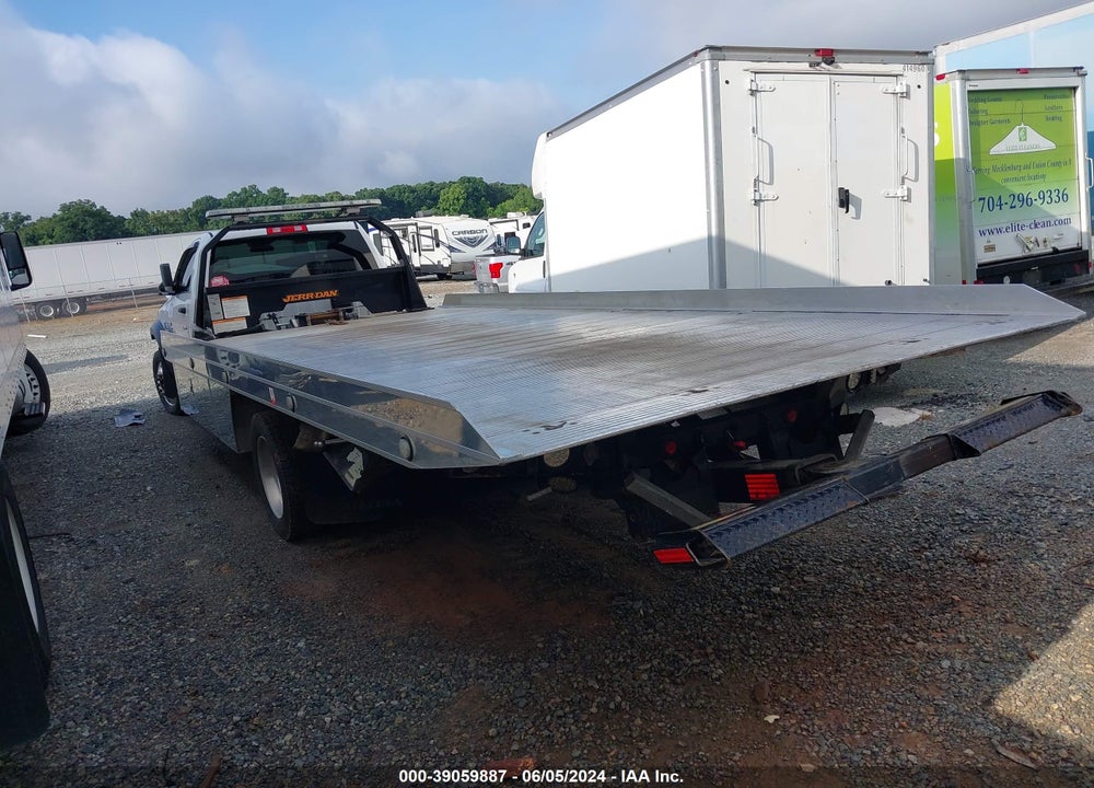 2017 RAM 5500 CHASSIS TRADESMAN/SLT VIN: 3C7WRNDL2HG625575