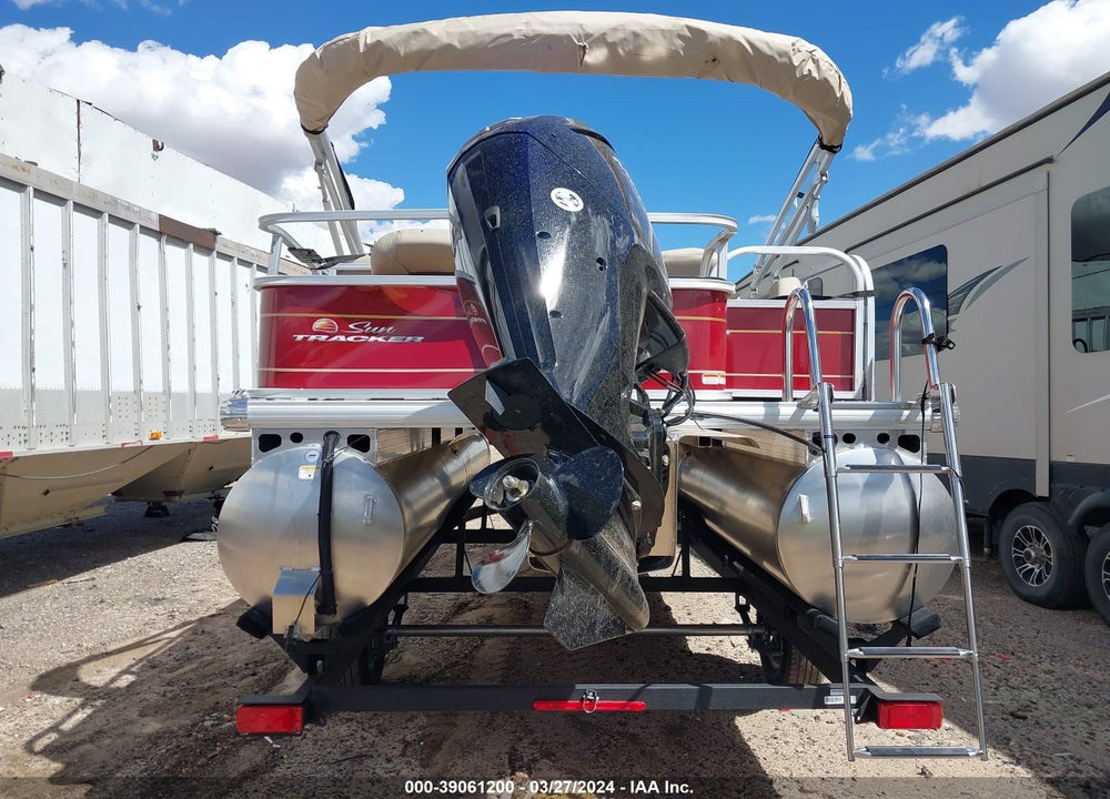 2024 SUNTRACKER PH30 PONTOON BOAT VIN: BUJ20231F324