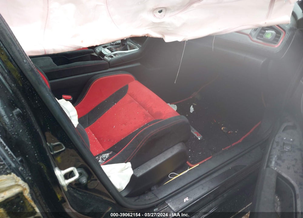 2018 HONDA CIVIC TYPE-R TOURING VIN: SHHFK8G76JU200596