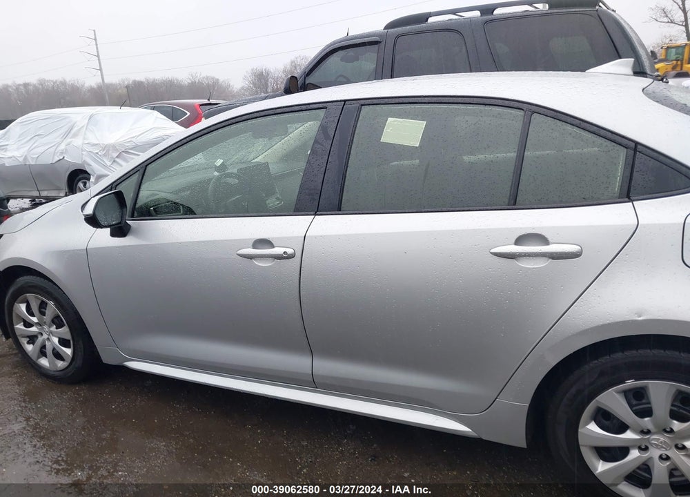 2022 TOYOTA COROLLA LE VIN: JTDEPMAE0NJ229797