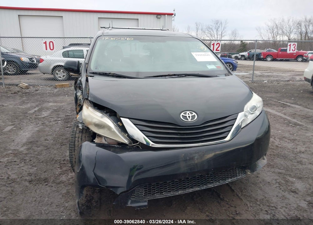 2015 TOYOTA SIENNA LE 8 PASSENGER VIN: 5TDKK3DC8FS568964