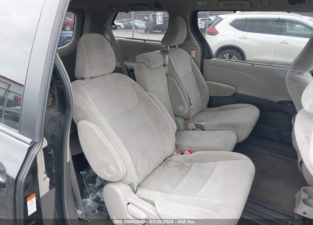 2015 TOYOTA SIENNA LE 8 PASSENGER VIN: 5TDKK3DC8FS568964