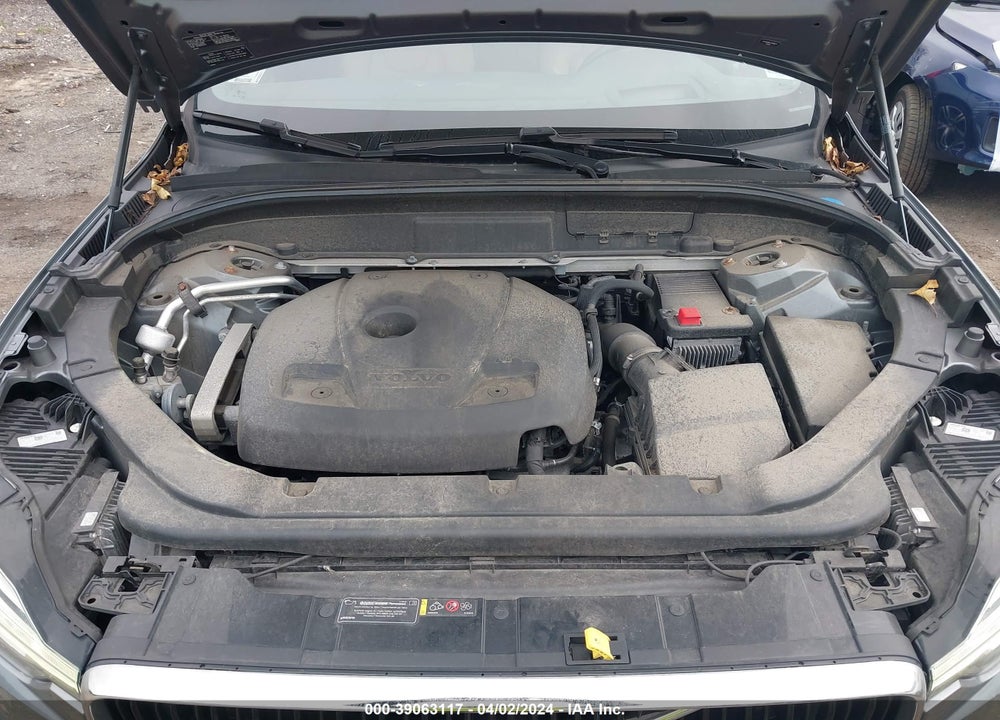 2018 VOLVO XC60 T5 MOMENTUM VIN: YV4102RK6J1080871
