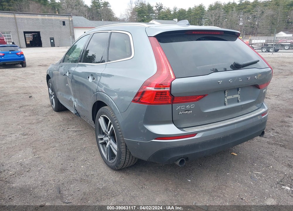 2018 VOLVO XC60 T5 MOMENTUM VIN: YV4102RK6J1080871