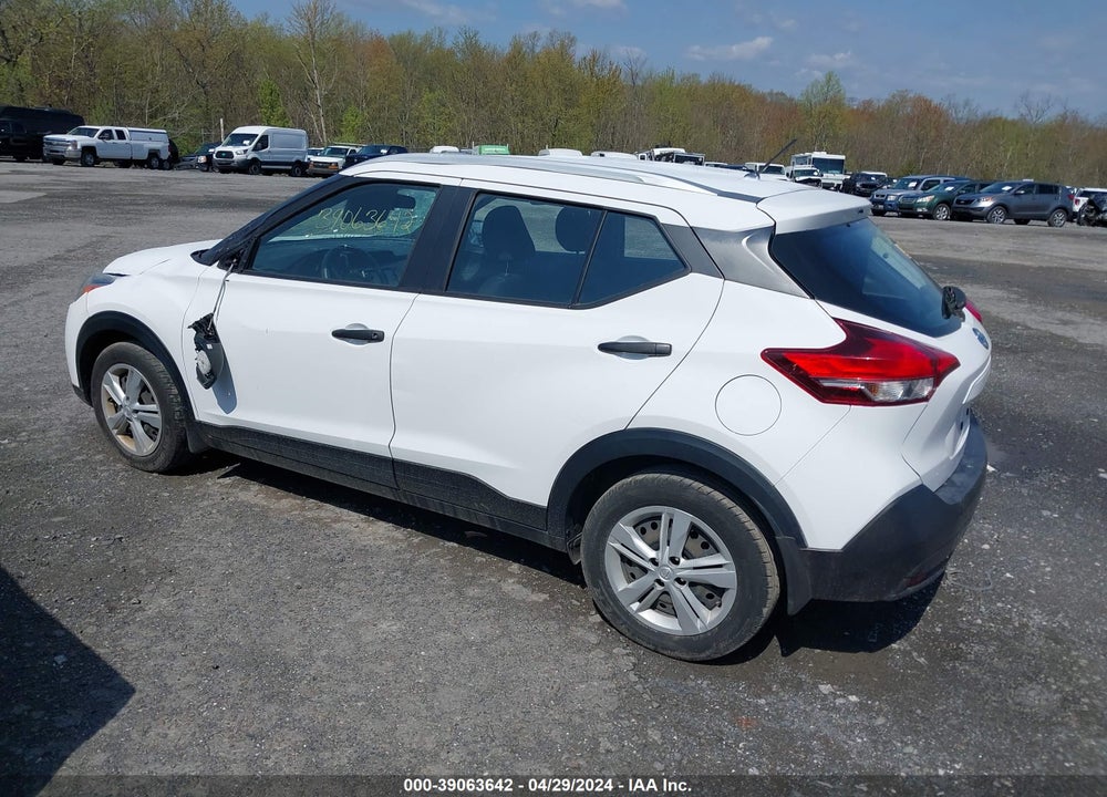 2018 NISSAN KICKS S VIN: 3N1CP5CU9JL543066
