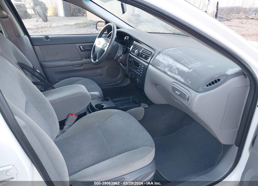 2000 FORD TAURUS SES VIN: 1FAFP5529YA183360